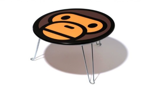 A BATHING APE® 推出 BABY MILO® FOLDING TABLE